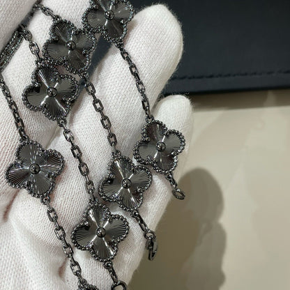[LUCKY LOVE]CLOVER 5 MOTIF BLACK BRACELET