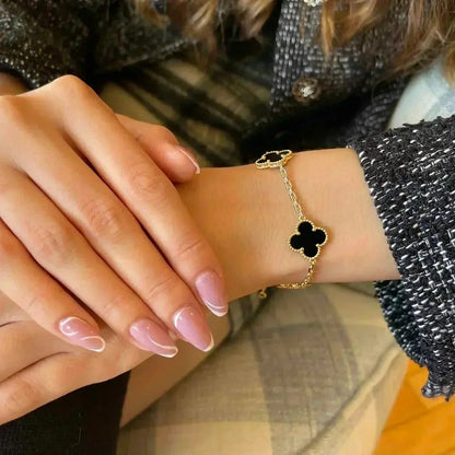 [LUCKY LOVE] CLOVER 5 MOTIF ONYXS BRACELET COLLECTION