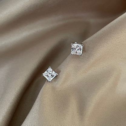[LUCKY LOVE]Delicate Square Shape Earrings