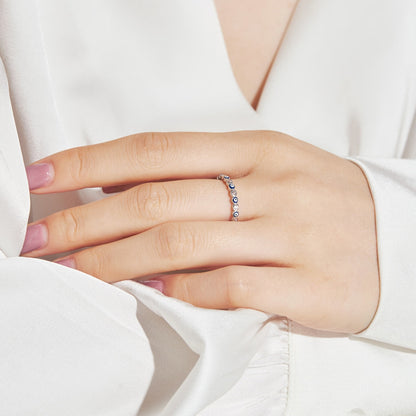 [LUCKY LOVE]Sparkling Vibrant Round Shape Daily Ring