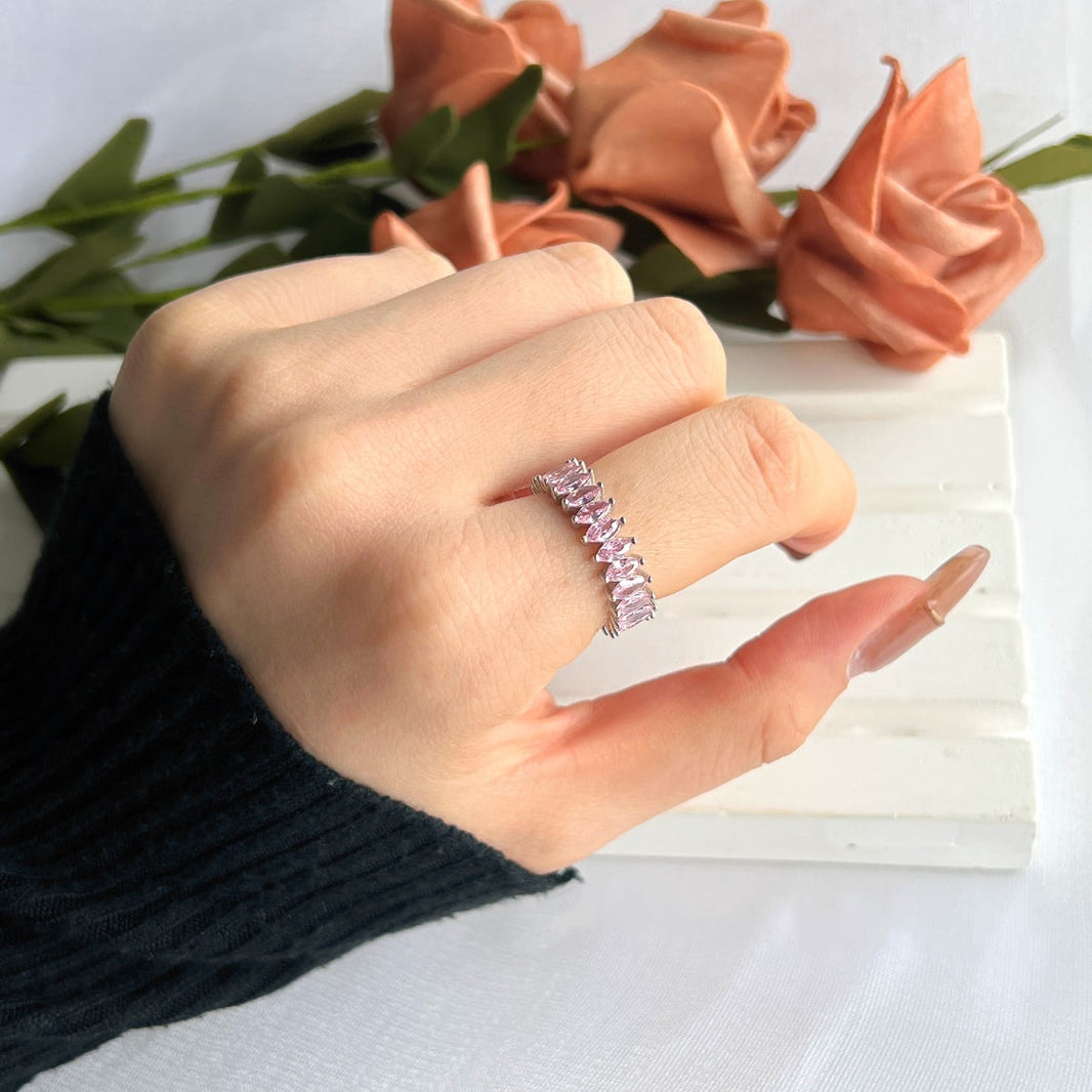 [LUCKY LOVE]Gorgeous Marquise Cut Tennis Ring