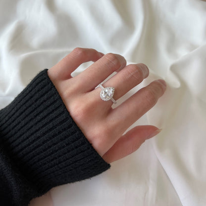 [LUCKY LOVE]1.0 Carat Luxurious Resplendent Water Drop Shape Wedding Ring