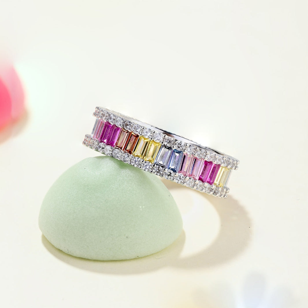 [LUCKY LOVE]Dainty Kaleidoscopic Emerald Cut Daily Ring