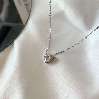 [LUCKY LOVE]Heart Shape Main Stone Pendant Collarbone Necklace