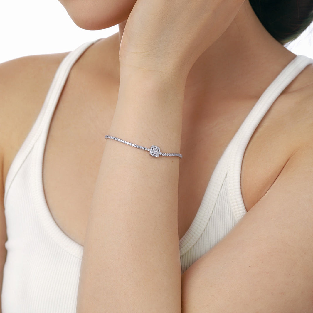 [LUCKY LOVE]Luxurious Dazzling Square Shape Banquet Bracelet