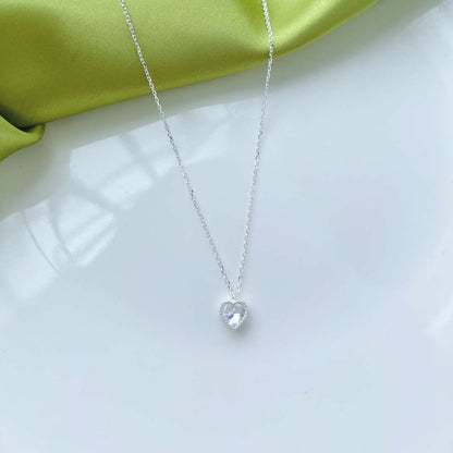 [LUCKY LOVE]Ornate Heart Shape Necklace