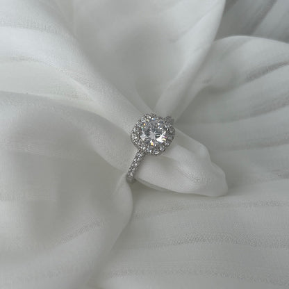 [LUCKY LOVE]Dazzling Resplendent Round Cut Wedding Ring