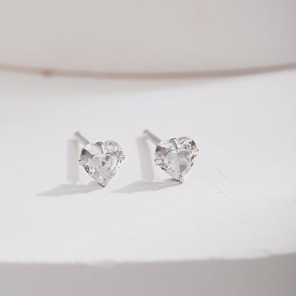 [LUCKY LOVE]Sparkling Heart Shaped Simple Earrings