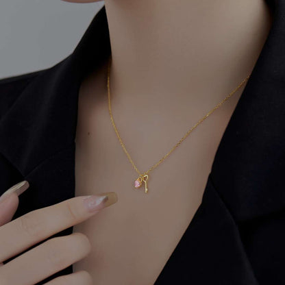 [LUCKY LOVE]Unique Heart Shape Key Pendent Necklace