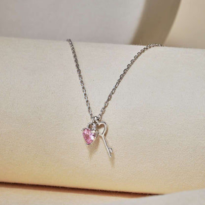[LUCKY LOVE]Unique Heart Shape Key Pendent Necklace