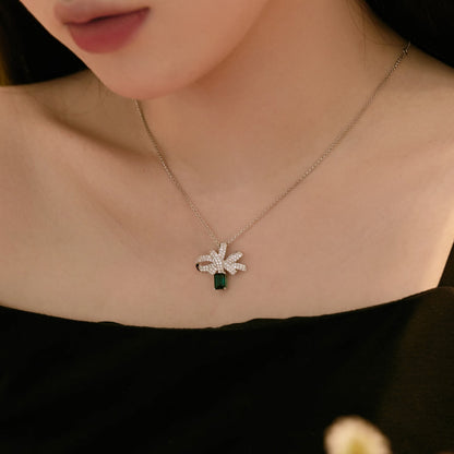 [LUCKY LOVE]Luxurious Flower Shape Emerald Cut Necklace