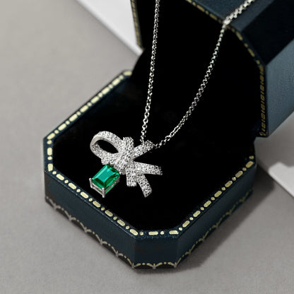 [LUCKY LOVE]Luxurious Flower Shape Emerald Cut Necklace