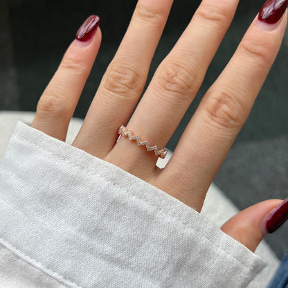[LUCKY LOVE]Delicate Enchanting Wave Shape Daily Ring
