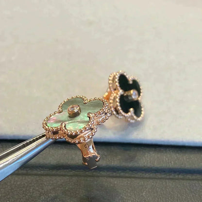 [LUCKY LOVE]CLOVER MEDIUM 1 MOTIFS GRAY MOP  DIAMOND EARRINGS