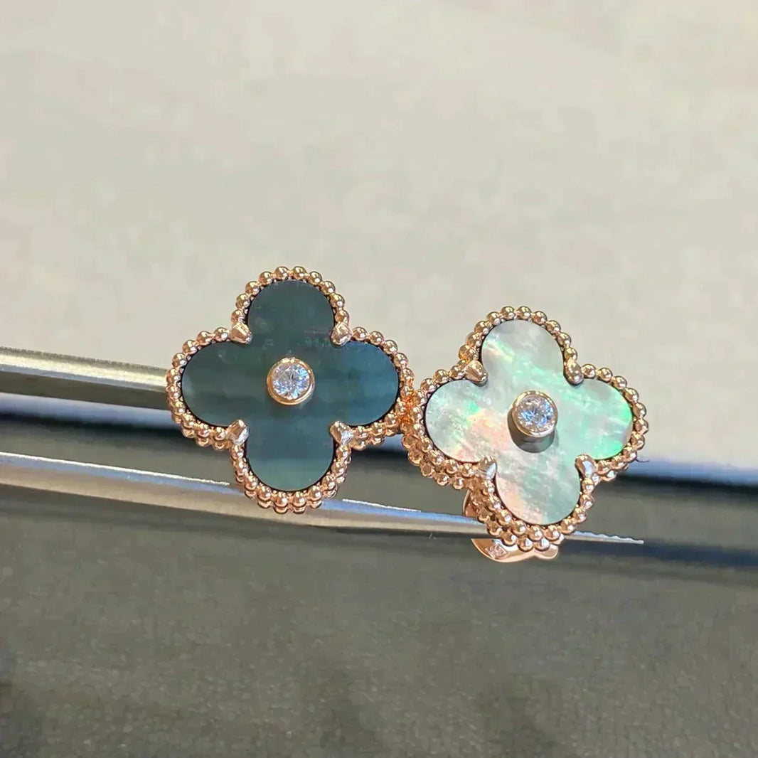 [LUCKY LOVE]CLOVER MEDIUM 1 MOTIFS GRAY MOP  DIAMOND EARRINGS