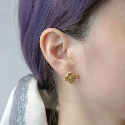 [LUCKY LOVE]CLOVER MEDIUM 1 MOTIFS LASER EARRINGS
