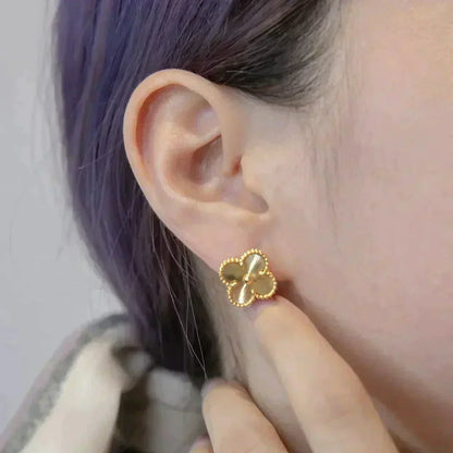 [LUCKY LOVE]CLOVER MEDIUM 1 MOTIFS LASER EARRINGS