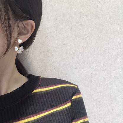 [LUCKY LOVE]CLOVER SWEET WHITE MOP EARRINGS
