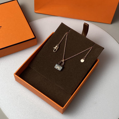 [LUCKY LOVE]CONSTANCE BLACK PEDANT PINK GOLD NECKLACE