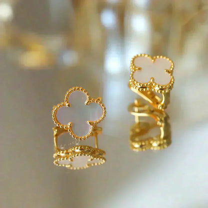 [LUCKY LOVE]CLOVER MEDIUM 1 MOTIFS  WHITE MOP STUD EARRINGS