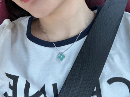 [LUCKY LOVE]CLOVER 1 DIAMOND LIGHT BLUE SILVER NECKLACE
