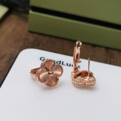 [LUCKY LOVE]CLOVER MEDIUM STUD EARRINGS