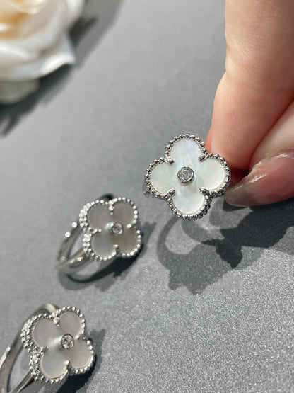 [LUCKY LOVE]CLOVER SILVER MOP DIAMOND RING