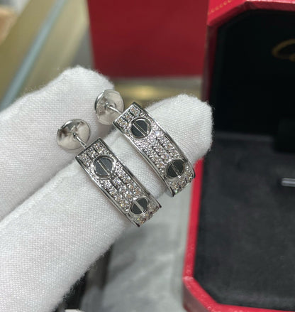 [LUCKY LOVE]LOVE CERAMIC DIAMOND PAVED SILVER EARRINGS