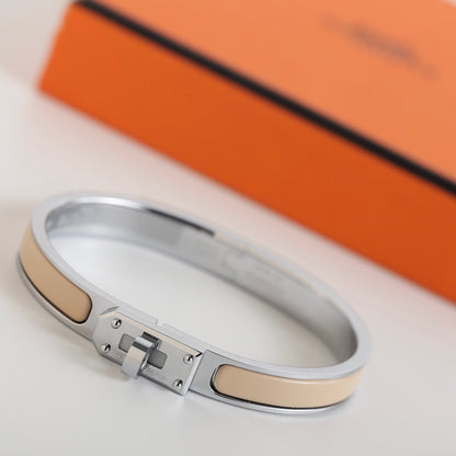 [LUCKY LOVE]HM KELLY BEIGE BRACELET
