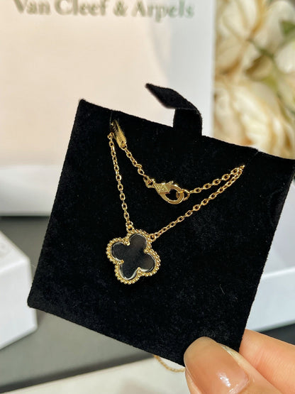 [LUCKY LOVE]CLOVER ROCK CRYSTAL ROSE GOLD NECKLACE