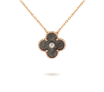 [LUCKY LOVE]CLOVER 15MM CHRISTMAS LIMITED EDITION SINGLE FLOWER NECKLACE