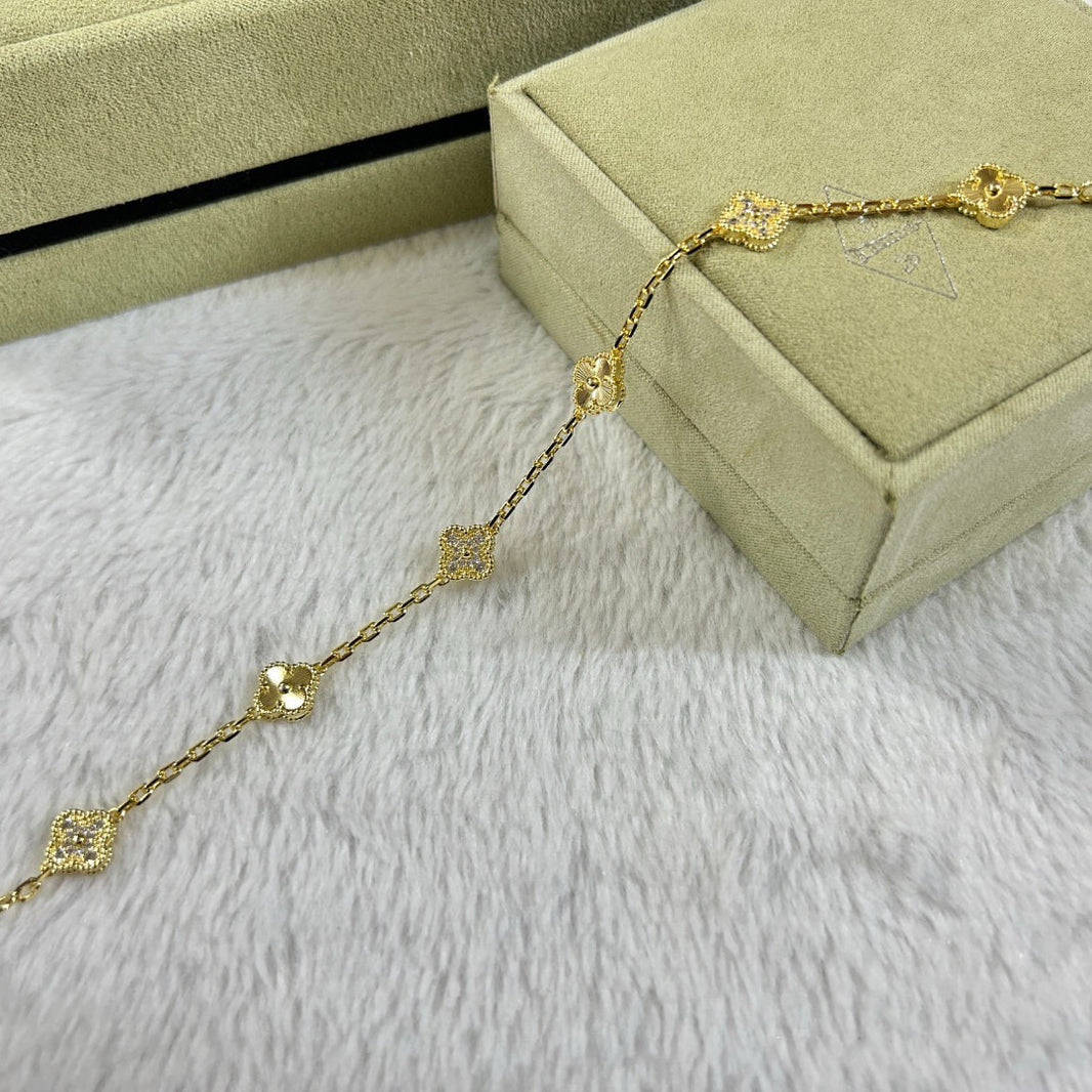 [LUCKY LOVE]CLOVER 6 MOTIF DIAMOND LASER BRACELET
