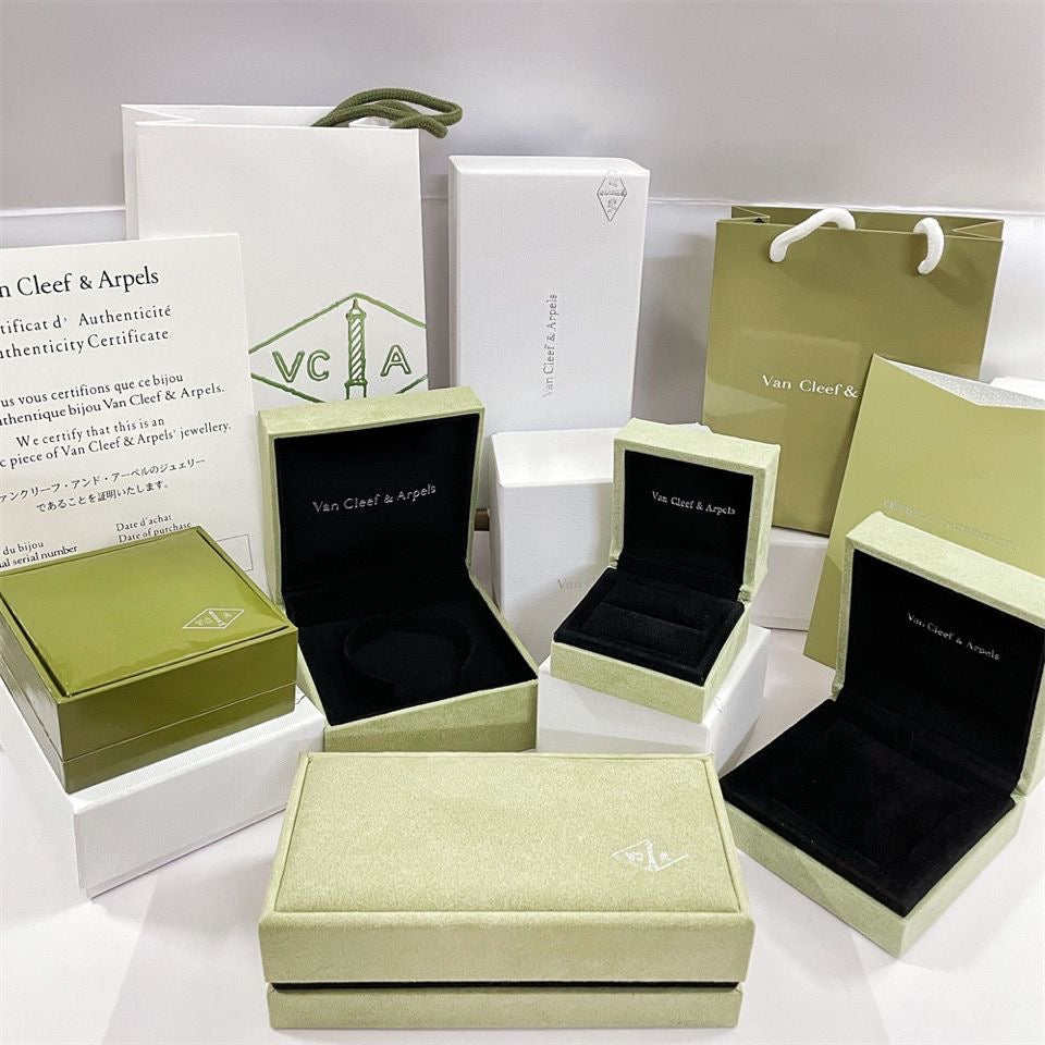[LUCKY LOVE]VA CLOVER BOX GIFT BAG
