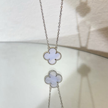 [LUCKY LOVE]CLOVER 15MM BLUE CHALCEDONY NECKLACE SILVER