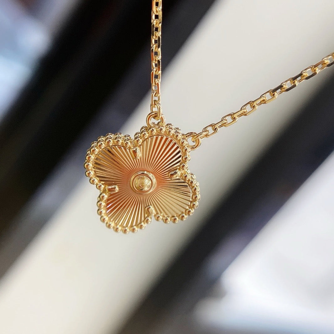 [LUCKY LOVE]CLOVER 15MM LASER NECKLACE