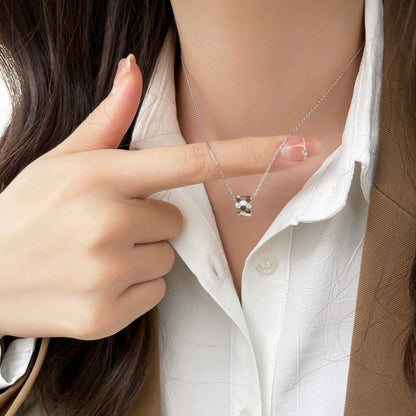 [LUCKY LOVE]BEE MINI PEDANT DIAMOND NECKLACE