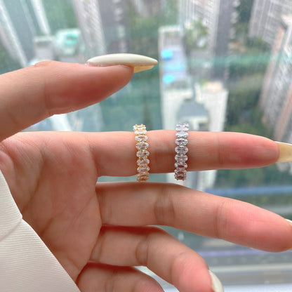 [LUCKY LOVE]Ornate Oval Cut Tennis Ring