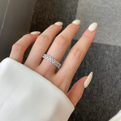 [LUCKY LOVE]Ornate Oval Cut Tennis Ring