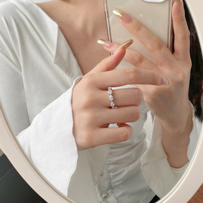 [LUCKY LOVE]Exquisite Pear Cut Tennis Ring