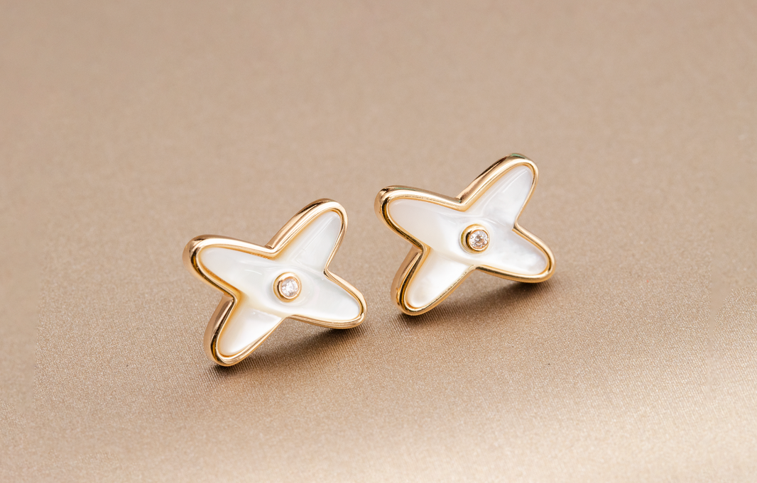 [LUCKY LOVE]JEUX DE WHITE MOP PINK GOLD DIAMOND EARRINGS