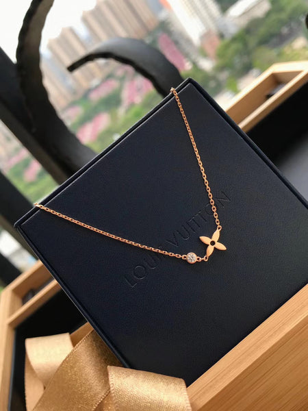 [LUCKY LOVE]BLOSSOM PENDANT PINK GOLD AND DIAMOND