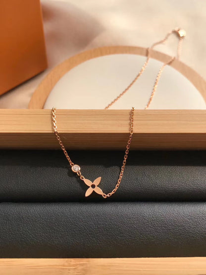[LUCKY LOVE]BLOSSOM PENDANT PINK GOLD AND DIAMOND