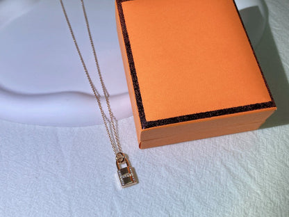 [LUCKY LOVE]HM ADVANCED NICHE LOCK HEAD NECKLACE DIAMONDS