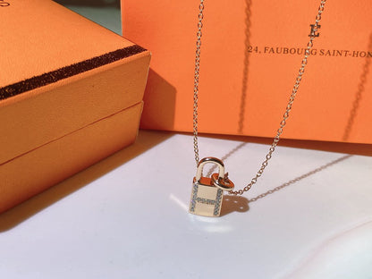 [LUCKY LOVE]HM ADVANCED NICHE LOCK HEAD NECKLACE DIAMONDS