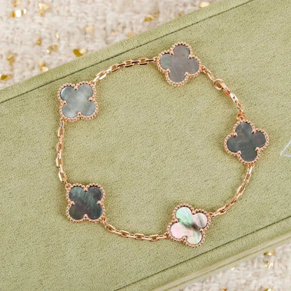 [LUCKY LOVE] CLOVER 5 MOTIF GRAY MOP BRACELET COLLECTION