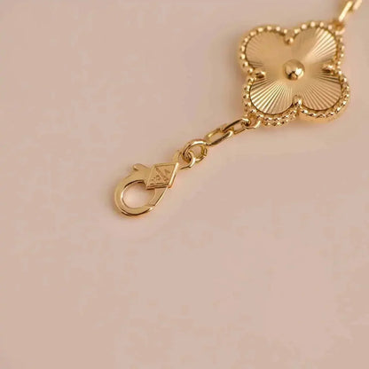 [LUCKY LOVE] CLOVER 5 MOTIF LASER BRACELET COLLECTION