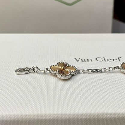 [LUCKY LOVE]CLOVER  5 MOTIFS  CHRISTMAS LIMITED EDITION BRACELET