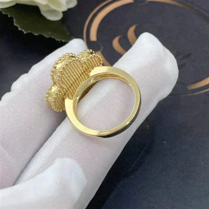 [LUCKY LOVE]CLOVER WHITE MOP RING