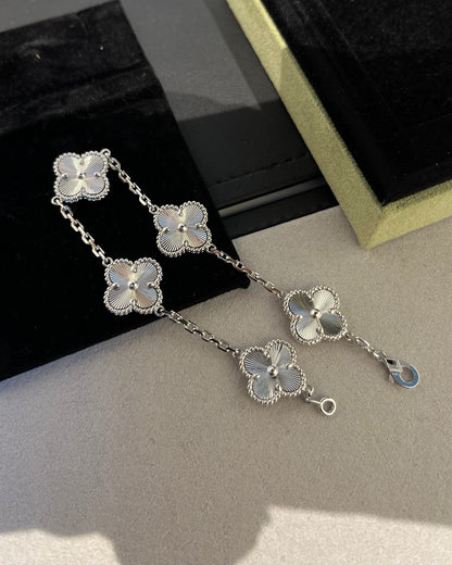 [LUCKY LOVE]CLOVER SILVER 5 MOTIFS BRACELET